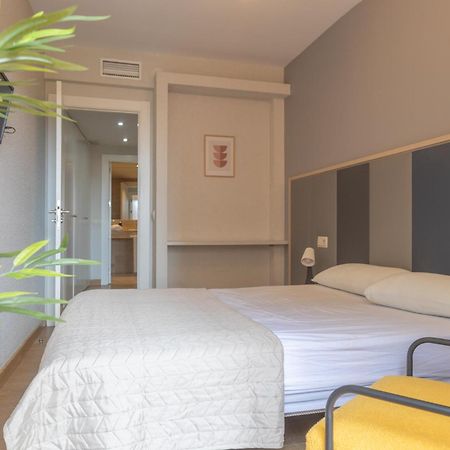 Aparthotel Ardmadrid Centro Екстериор снимка
