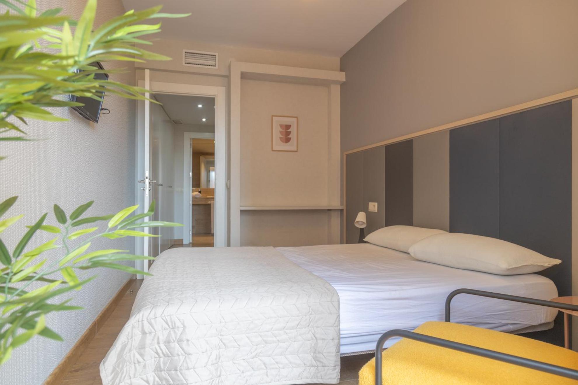 Aparthotel Ardmadrid Centro Екстериор снимка