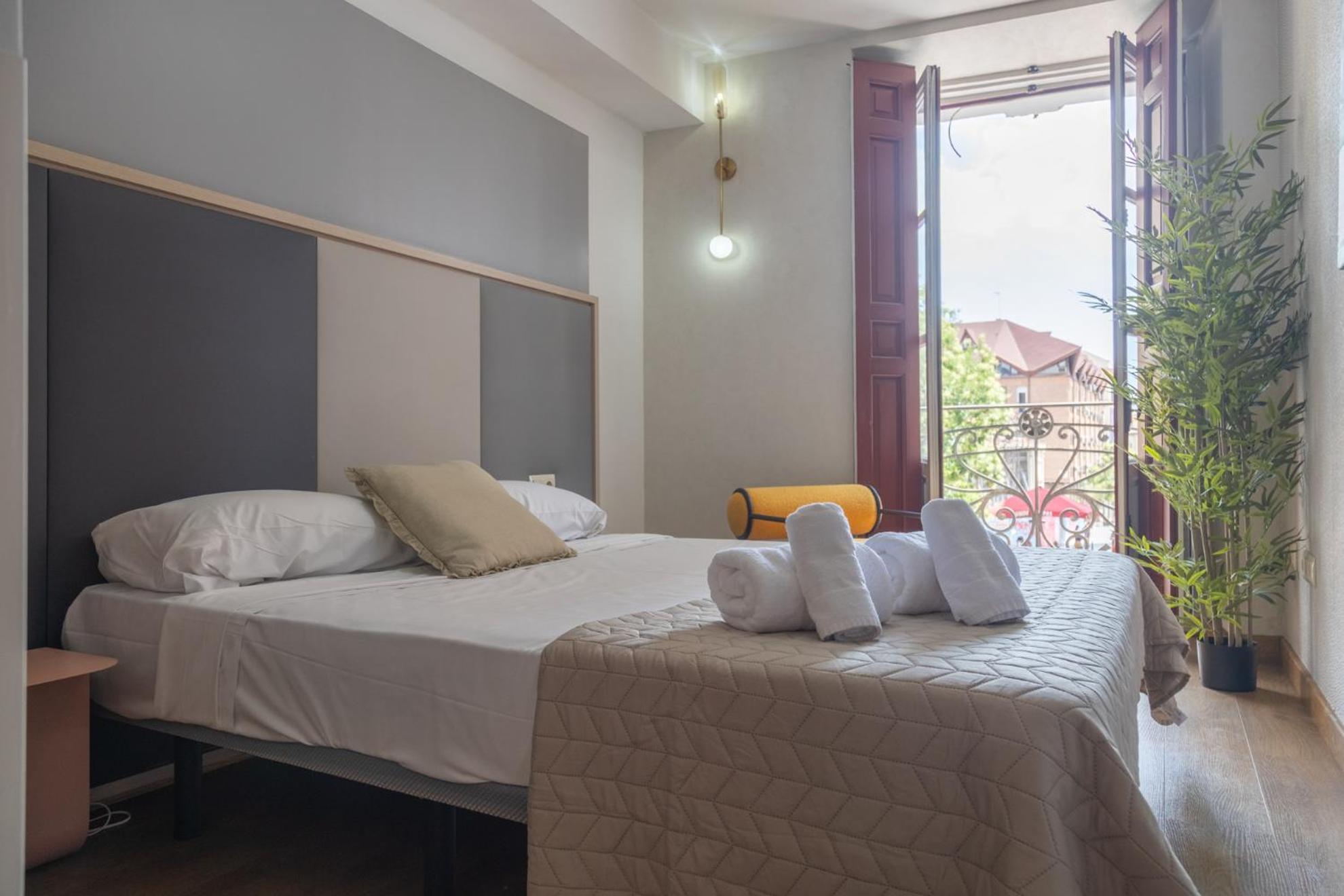 Aparthotel Ardmadrid Centro Екстериор снимка