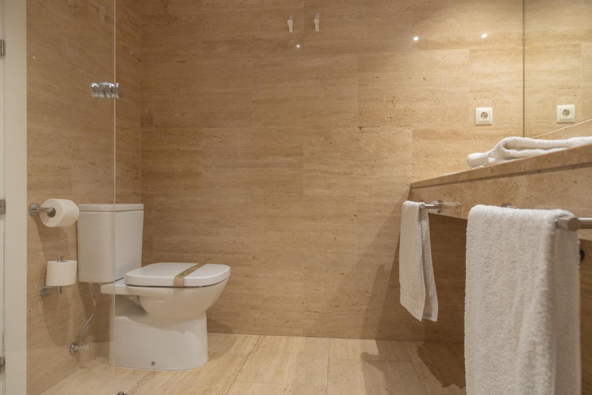 Aparthotel Ardmadrid Centro Екстериор снимка